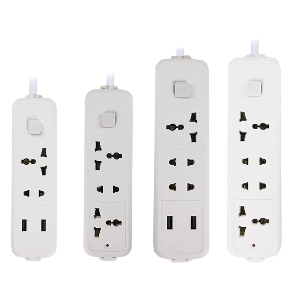 Bốn ổ cắm điện màu trắng, kích thước khác nhau, có công tắc và cổng USB.