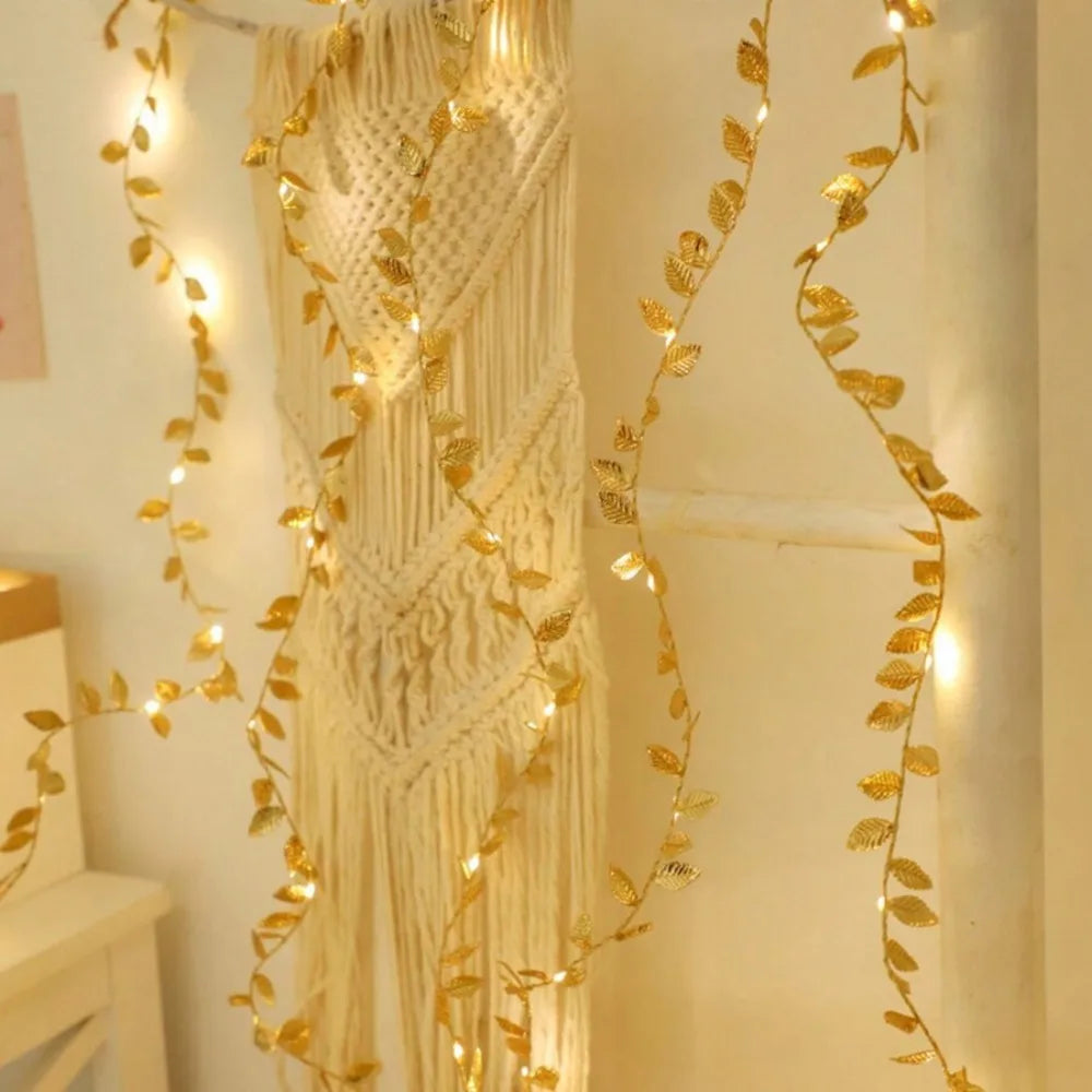 Dây Đèn LED Lá Vàng Trang Trí 2M/5M – Không Pin - Daisan Mart