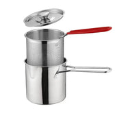 Bộ nồi inox gồm nồi, rổ lọc có tay cầm đỏ, và nắp đậy, chất liệu sáng bóng.