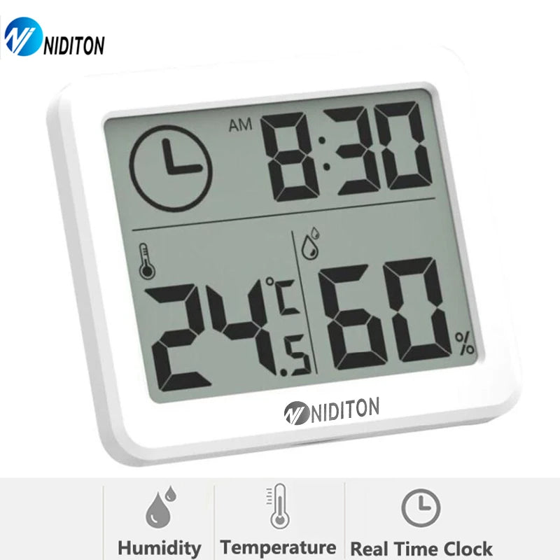 Đồng hồ điện tử hiển thị giờ 8:30, nhiệt độ 24°C, độ ẩm 60%, nền trắng, chữ đen.