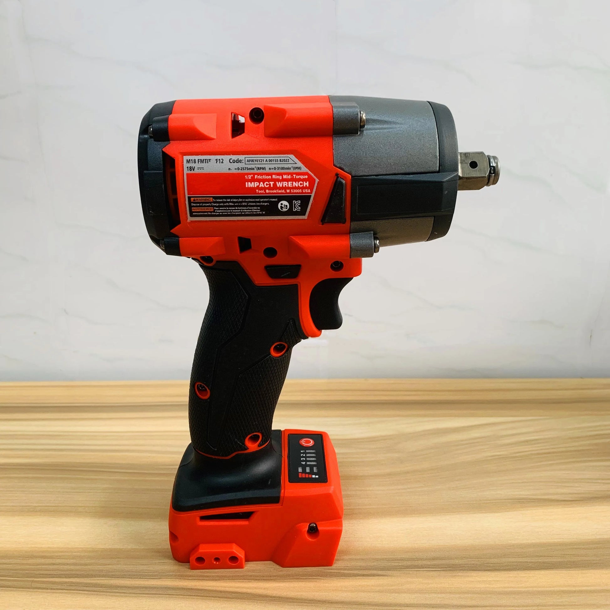 Máy siết bu lông không dây Milwaukee 18V 600N.M mạnh mẽ - Daisan Mart
