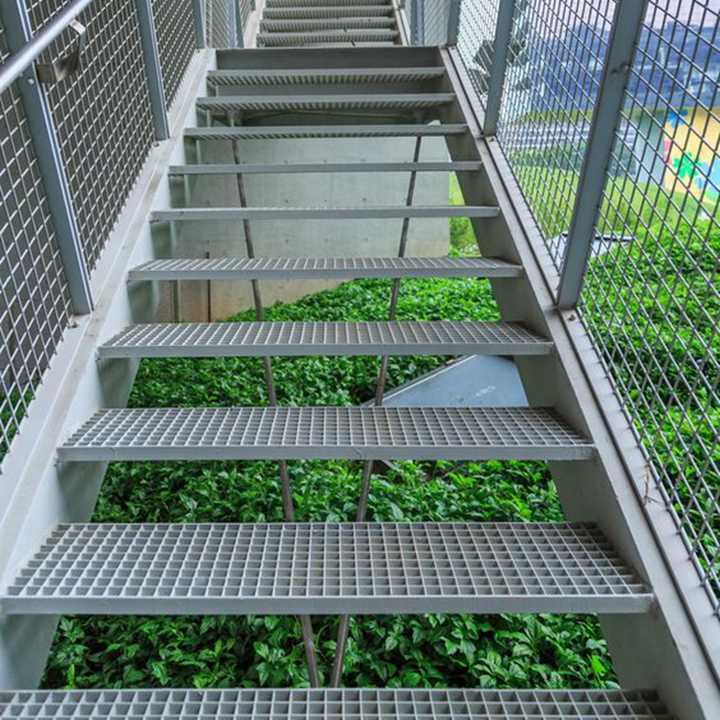 Bậc thang lưới làm đẹp môi trường 40*40*38 Nền cách nhiệt sợi thủy tinh bền FRP Lưới cho lối đi quang điện - Daisan Mart