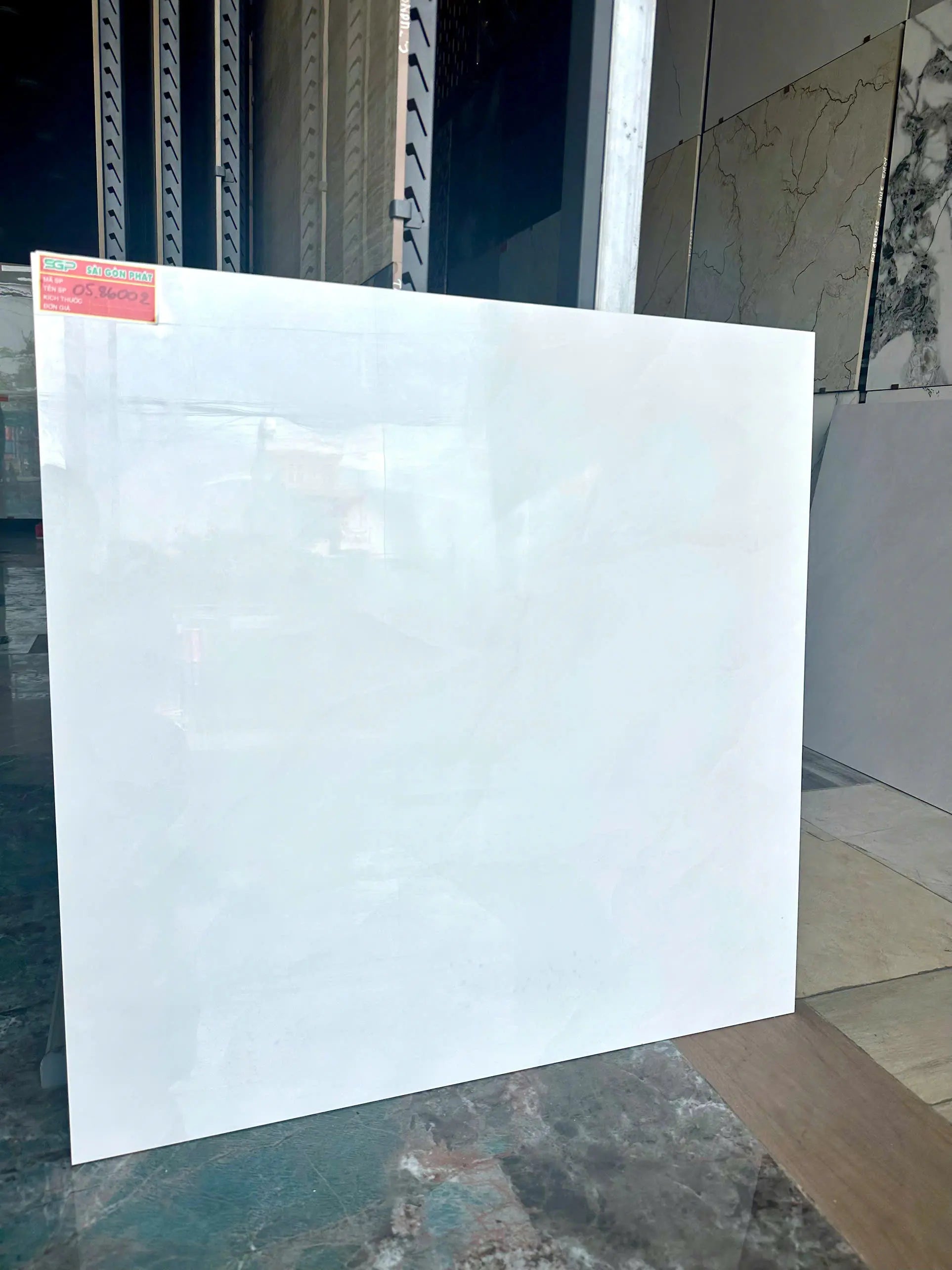 Gạch Trung Quốc, Trắng bóng mã 86002, KT 800x800mm (3 viên/thùng/1,92m2) - Daisan Mart
