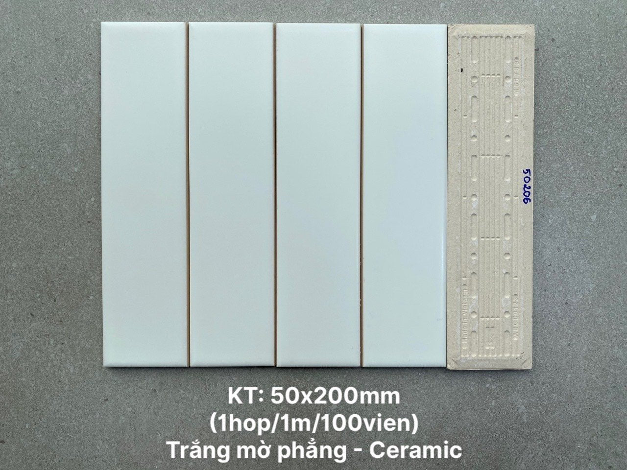 Gạch thẻ Việt Nam, Trắng mờ phẳng, KT 50x200 mm, PSTA50206, Hàng Ưu (1 hộp/ 100 viên/ 1m2) - Daisan Mart