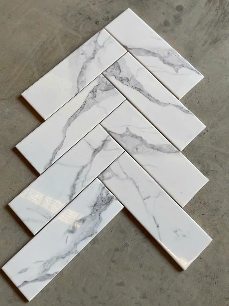 Gạch thẻ Việt Nam, Vân mây bóng lượn, KT 75x300 mm, CLA2LIN312, Loại 1 (1 hộp/ 50 viên/ 1.125m2) - Daisan Mart