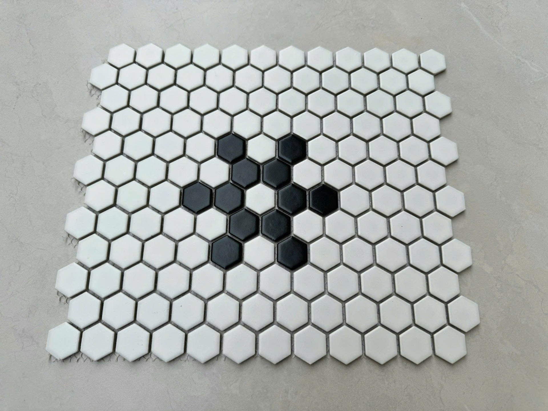 Small hexagonal ceramic mosaic tile code MHG9535