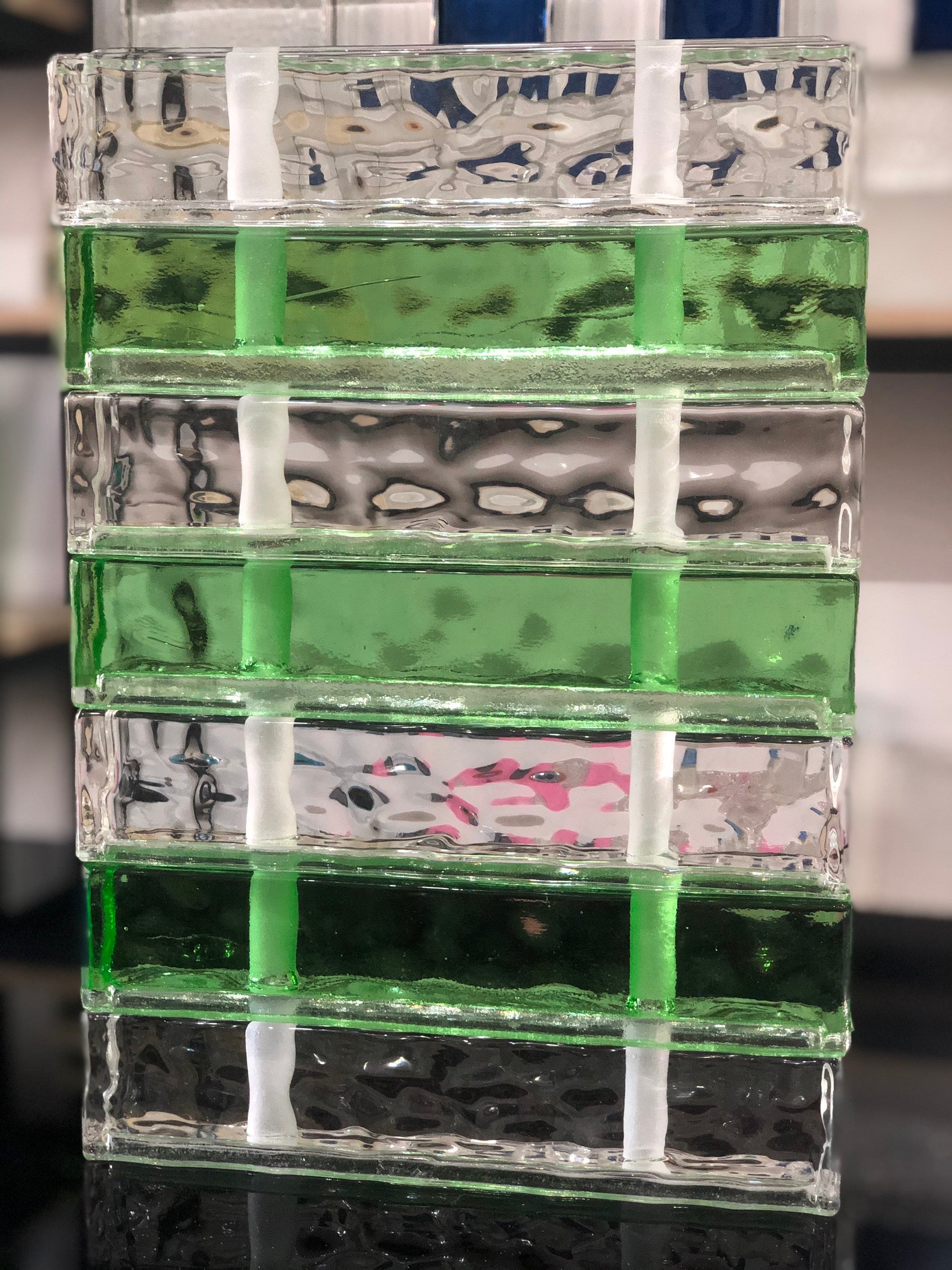 GẠCH KÍNH KHỐI ĐẶC LỖ G2 - Daisan Mart