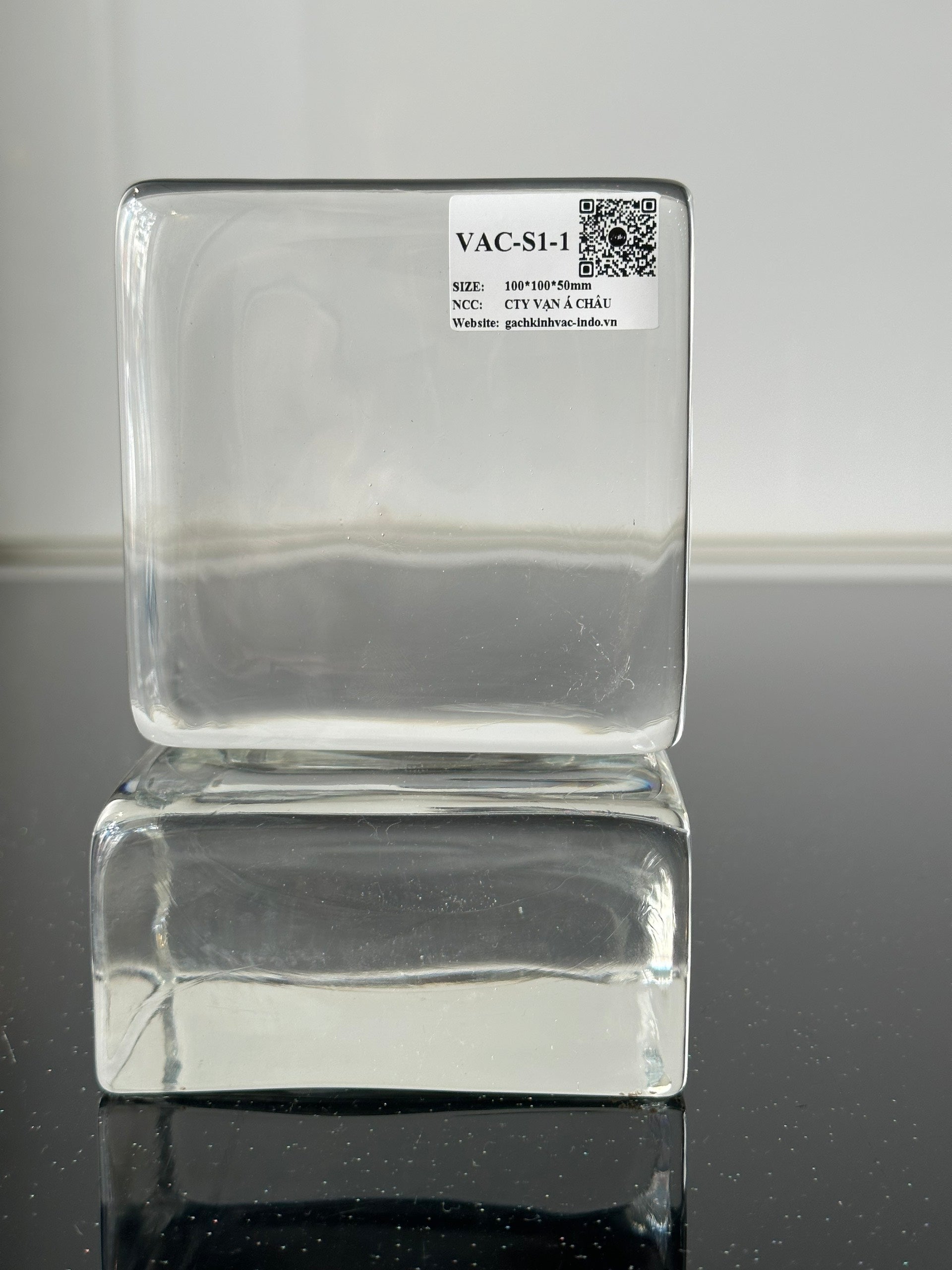 GẠCH KÍNH KHỐI ĐẶC S1-1 - Daisan Mart